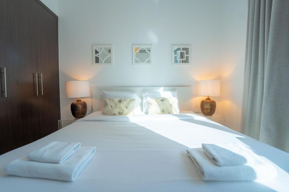 Aws Holiday Homes - Prime Apartment Near The Beach Dubai Exteriör bild