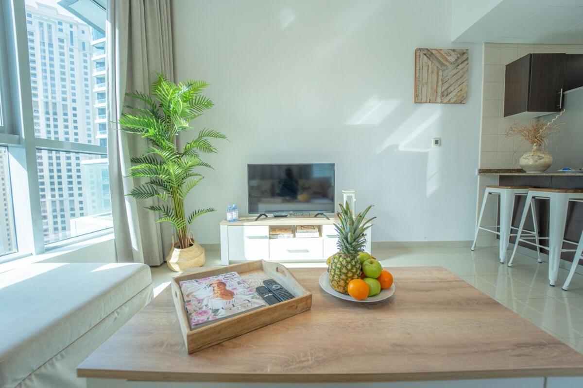 Aws Holiday Homes - Prime Apartment Near The Beach Dubai Exteriör bild