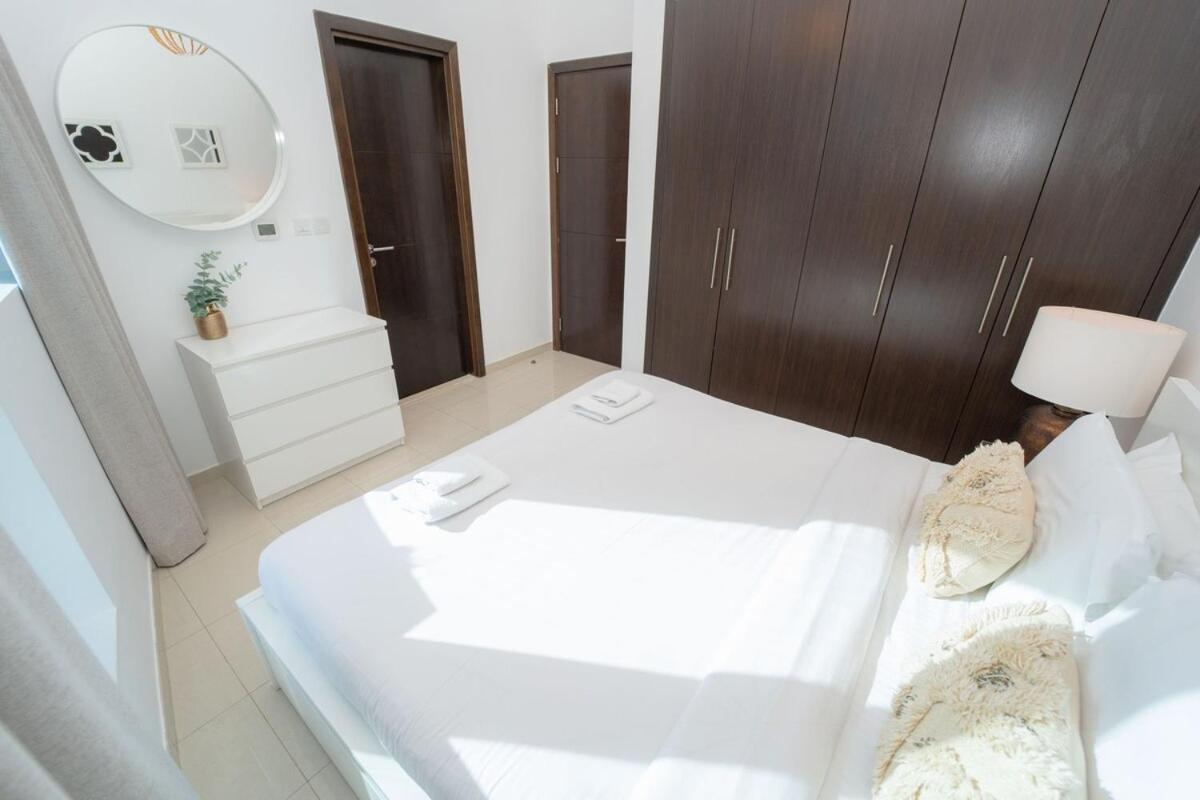 Aws Holiday Homes - Prime Apartment Near The Beach Dubai Exteriör bild