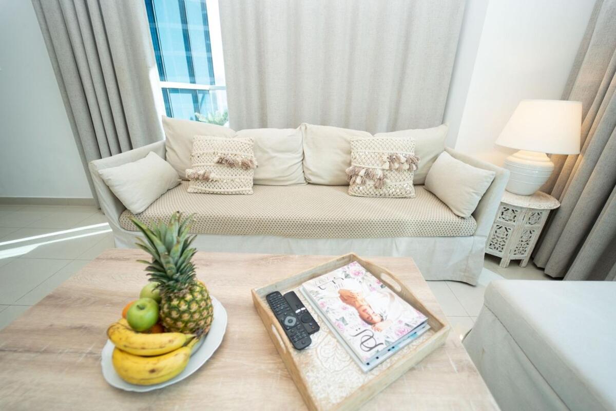 Aws Holiday Homes - Prime Apartment Near The Beach Dubai Exteriör bild