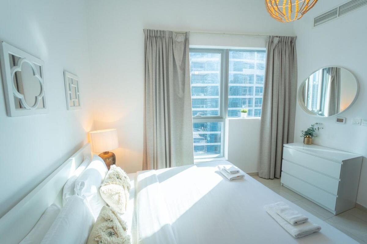 Aws Holiday Homes - Prime Apartment Near The Beach Dubai Exteriör bild