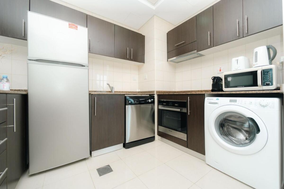 Aws Holiday Homes - Prime Apartment Near The Beach Dubai Exteriör bild